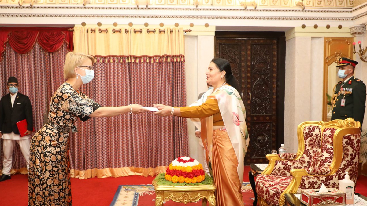 तीन देशका राजदूतले राष्‍ट्रपति भण्डारीसमक्ष बुझाए ओहोदाको प्रमाणपत्र